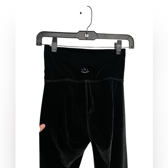 Beyond Yoga Velvet Set Top + Leggings - Picture 8 of 10